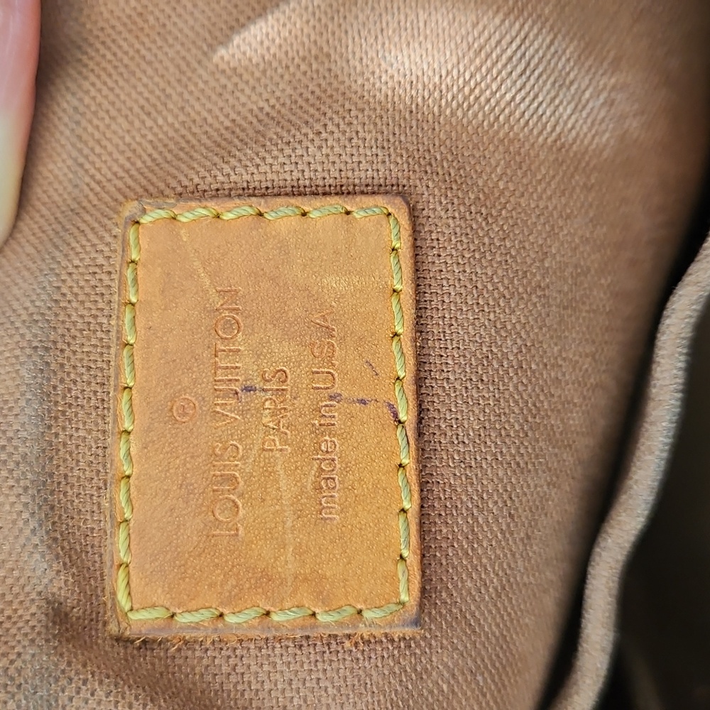 Louis Vuitton Monogram Bag - Picture 6 of 11